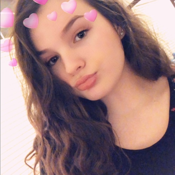 Meet your Posher, Kendall - Picture 1 of 1